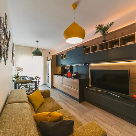 The Flower Apartment *